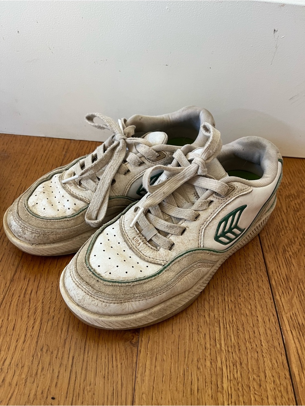 Cariuma UBA women’s 7.5 men’s 6
